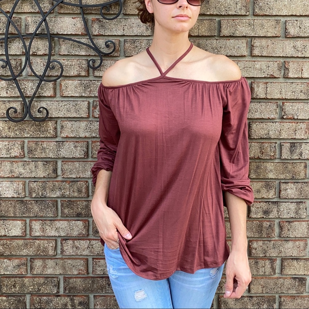 ❗️2/$18❗️Cold Shoulder Halter Top🇺🇸 - Picture 3 of 8